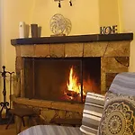 Dağ evi Horizon Nest Parnassos Chalet!