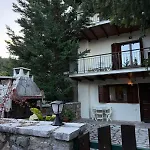 Horizon Nest Parnassos Chalet! Dağ evi Eptálofos