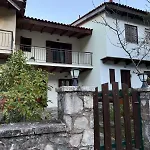 Horizon Nest Parnassos Chalet! Dağ evi Eptálofos