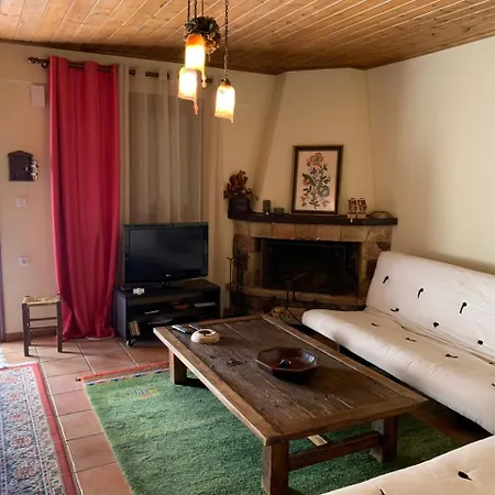Horizon Nest Parnassos Chalet! شاليه Eptálofos