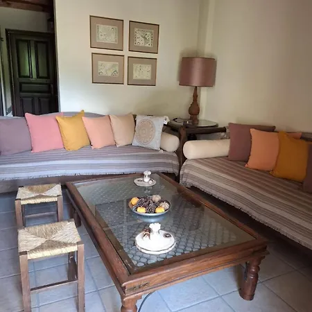 Horizon Nest Parnassos Chalet! شاليه Eptálofos