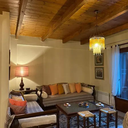 Dağ evi Horizon Nest Parnassos Chalet! Eptálofos