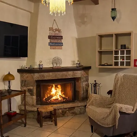 Horizon Nest Parnassos Chalet! シャレー Eptálofos